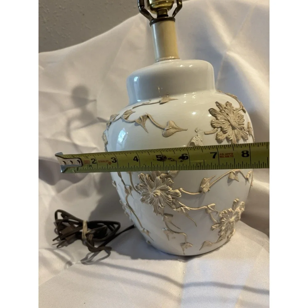 Vintage Chinoiserie Frosting Design Ginger Jar Table Lamp White Floral Relief